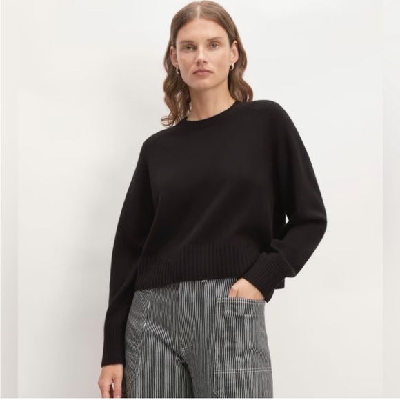 Everlane Sweaters - Everlane The Cashmere Boxy Crew Sweater Womens Small Black